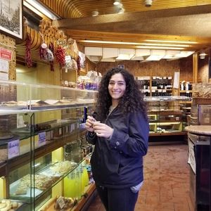 Meet your Posher, Laura